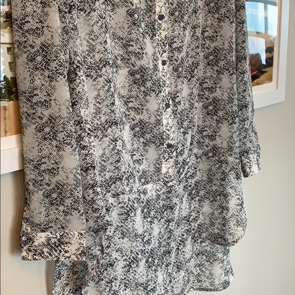 Ro & De snake print button down blouse - Picture 5 of 9